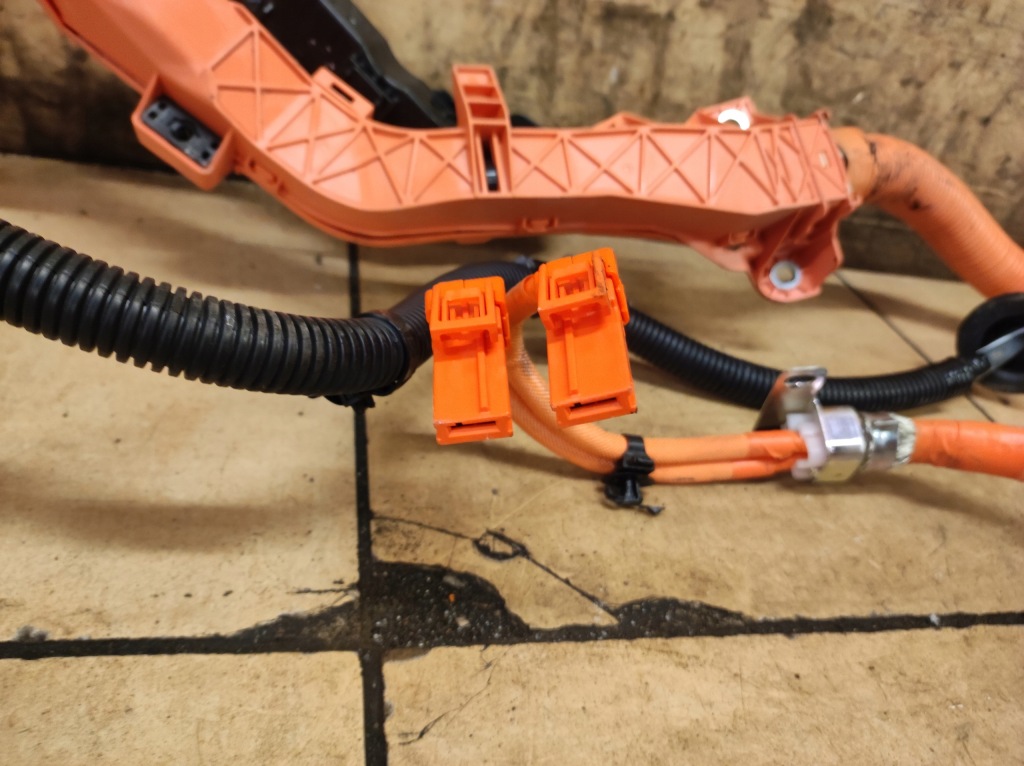 Кабель шланг електропроводка заряджання живильний акумулятора highlander xu70 iv 4 Зі Шроту