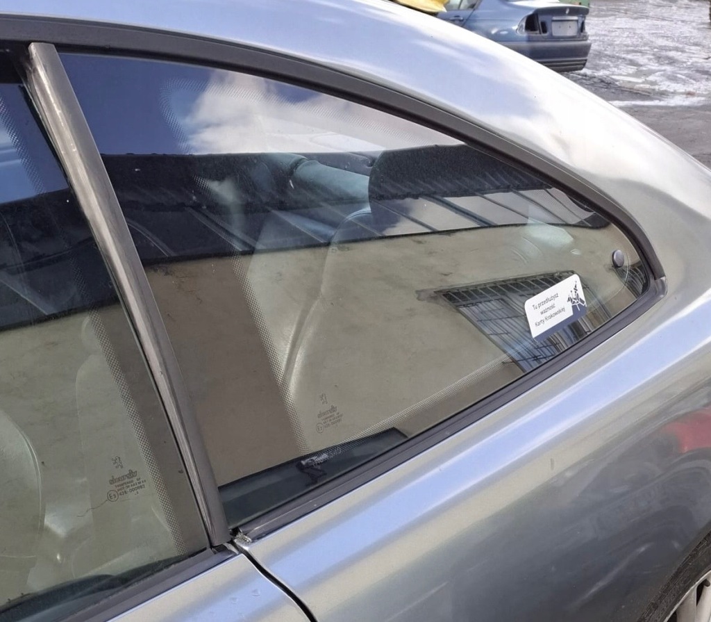 фото №1, Peugeot 406 3d стекло кузовная левый задняя откидная