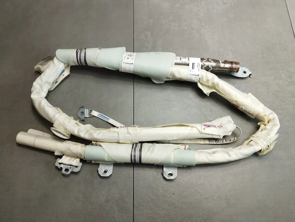 фото №1, Renault kadjar шторка безопасности правая 985p01528r