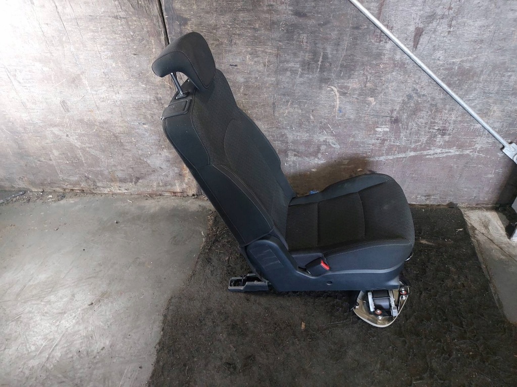 фото №11, Сиденья комплект левый перед + задняя kia carens iv lift