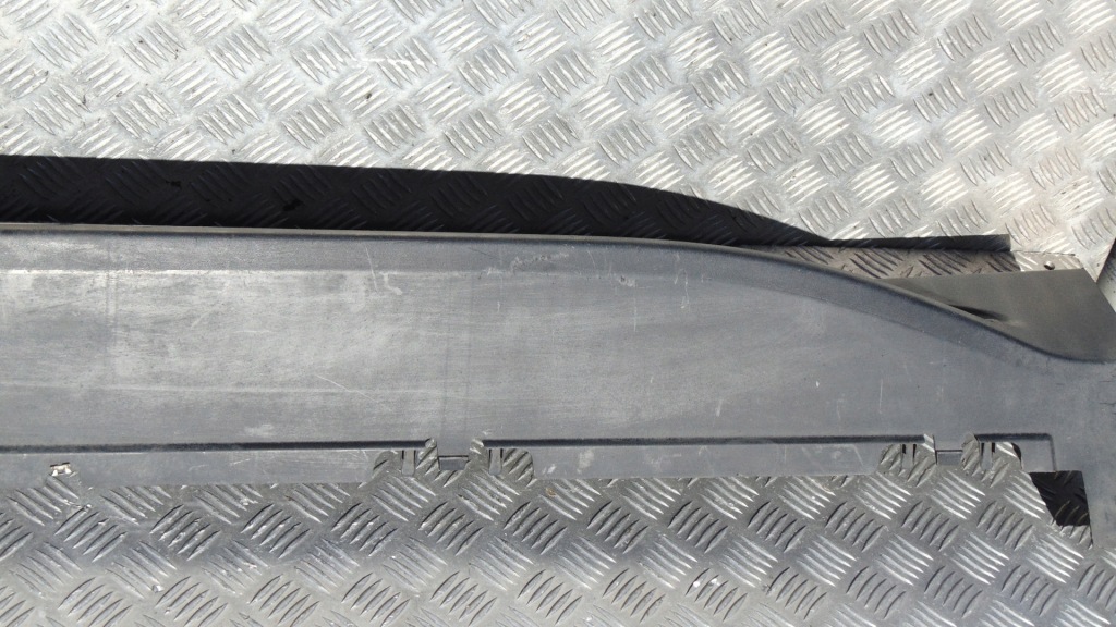 Левая молдинг порог mercedes gls a1676902901 в Украине