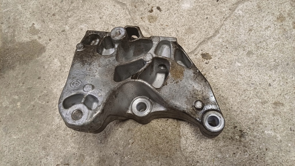 фото №1, Seat leon iii 1.6 tdi кронштейн коробки передач 1k0199117ap