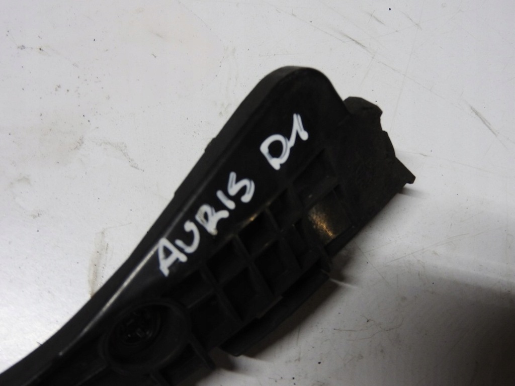 фото №10, Toyota auris i 06-09 направляющая бампера левый задняя 52576-02070