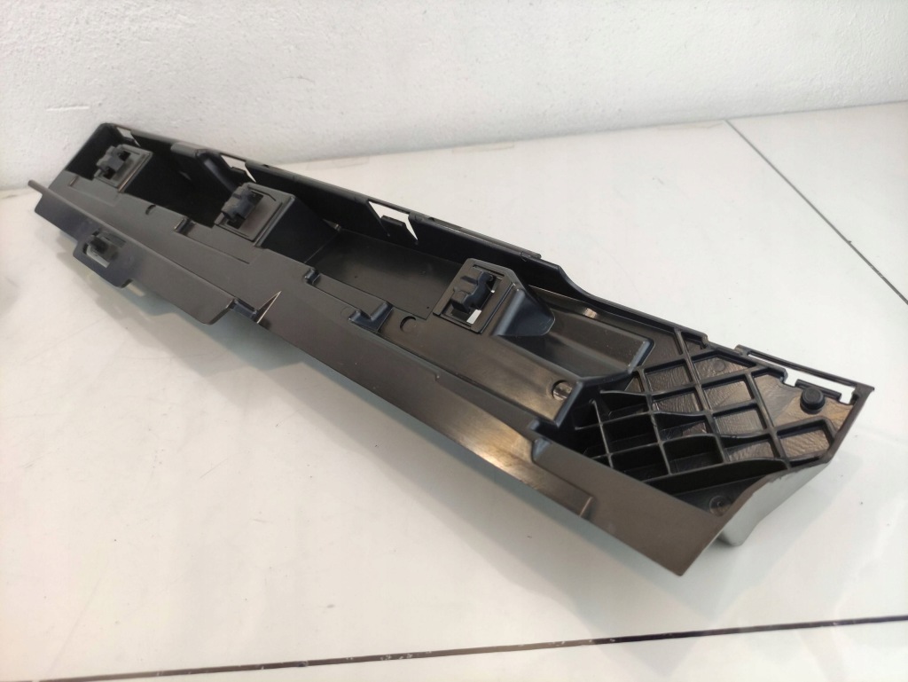 Bmw 3 f30 f35 кронштейн  порог правый  7256920 Недорого