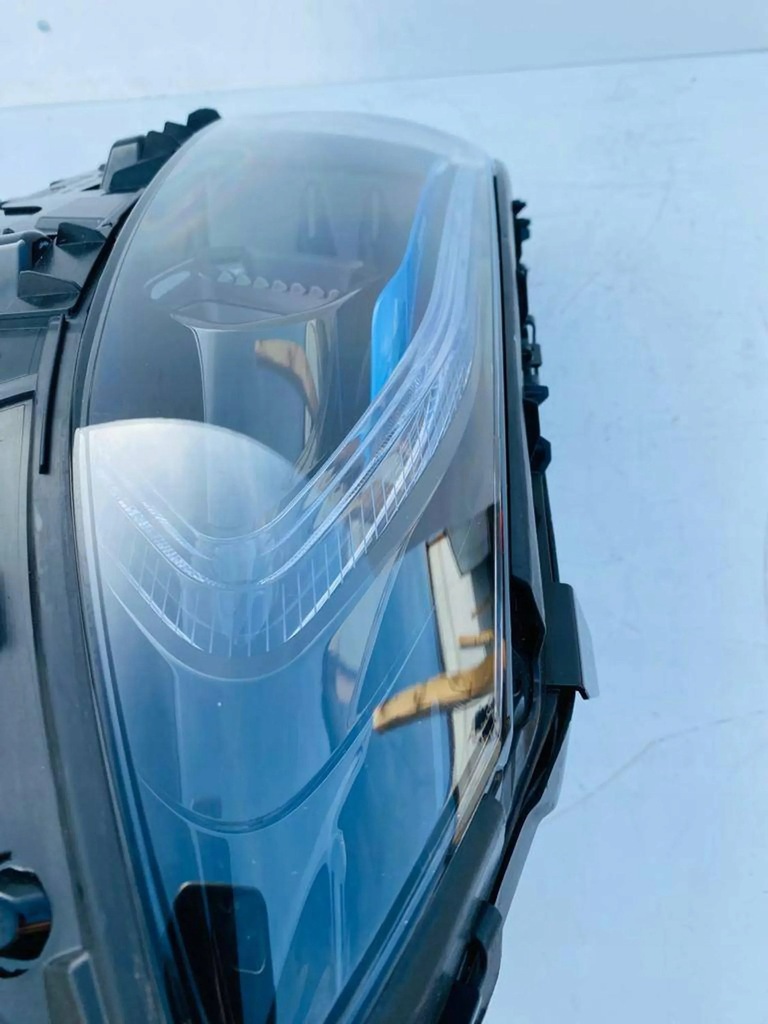 фото №10, Mercedes-benz eqb 2021 середина лампы передние / комплект