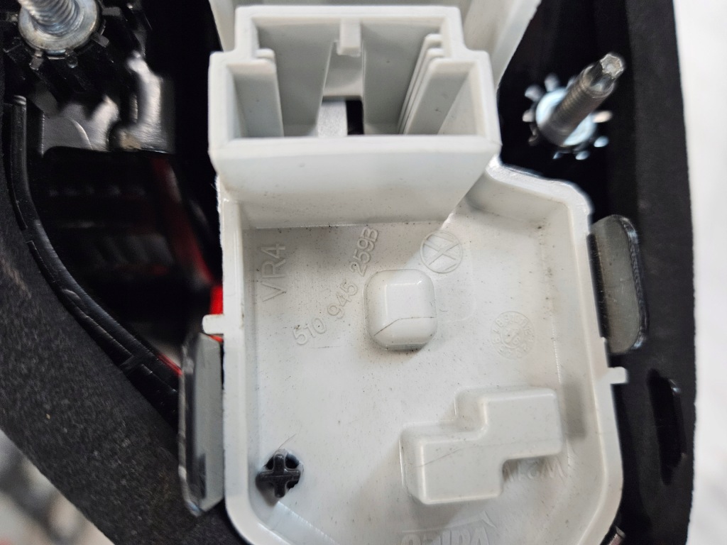 фото №8, Vw golf sportsvan 510 левая лампа w крышка задняя + вкладыш 510945259b