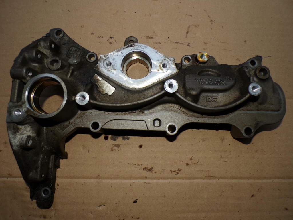 фото №1, Крышка клапанов nissan qashqai renault captur 1.3 tce 132650561r