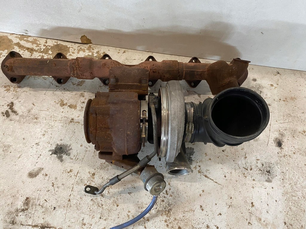 Купити Турбонагнітач колектор renault range t 21944248