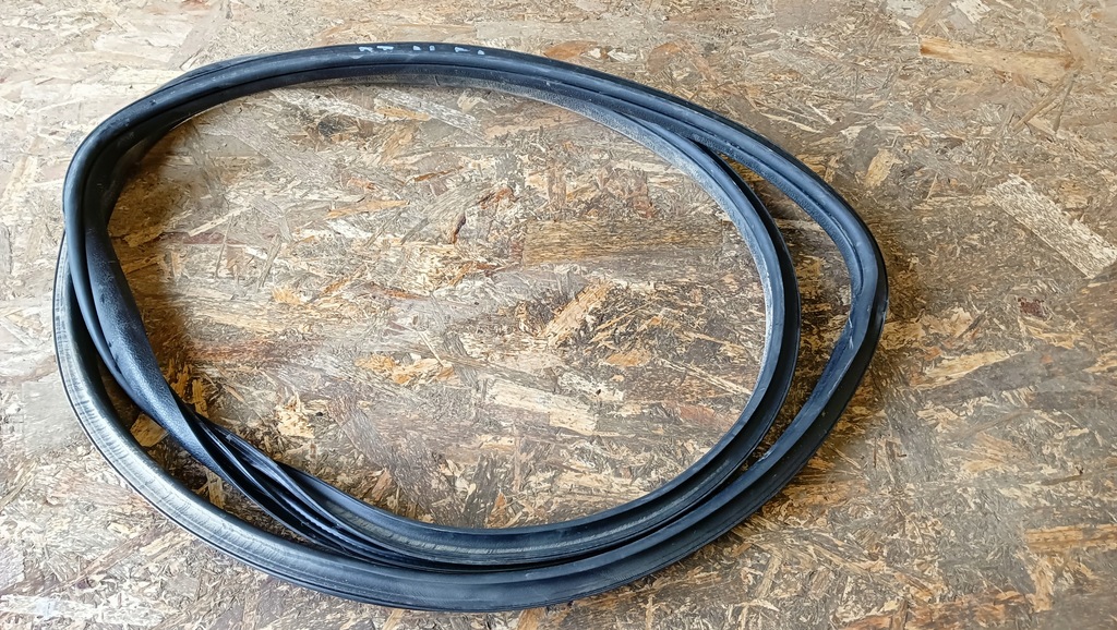 фото №1, Alfa romeo guiletta прокладка дверь правый задняя