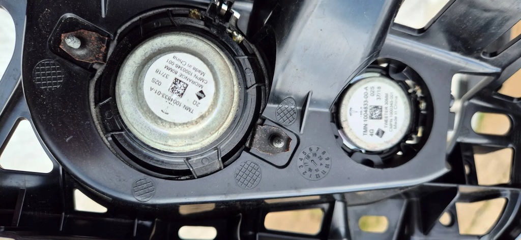 Tesla model x 15-20 кронштейн багажника + динаміки оригінал Зі Шроту