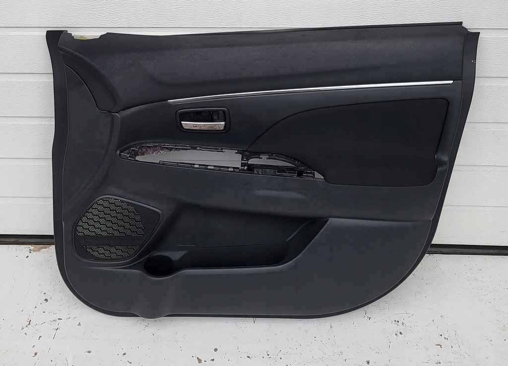 фото №1, Mitsubishi asx обшивка двері правий передній