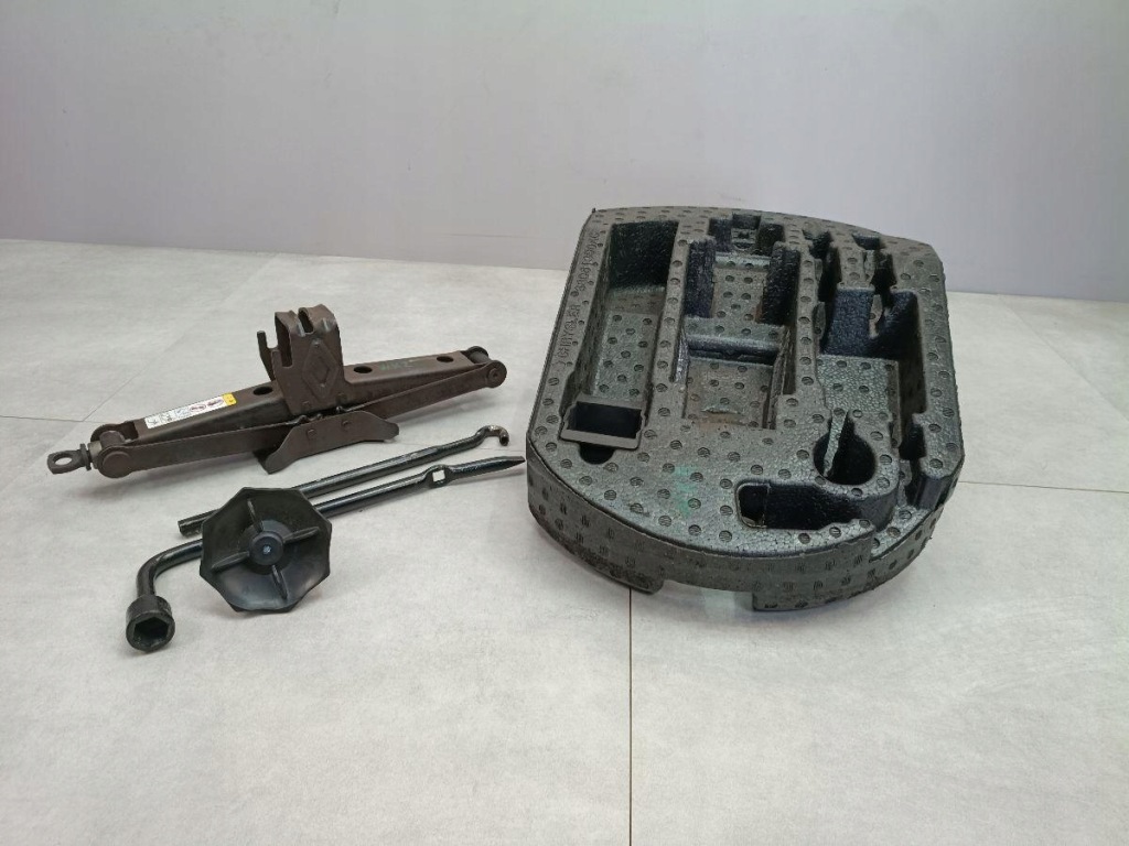 фото №1, Jeep grand cherokee wk2 10- домкрат підйомник ключ набір