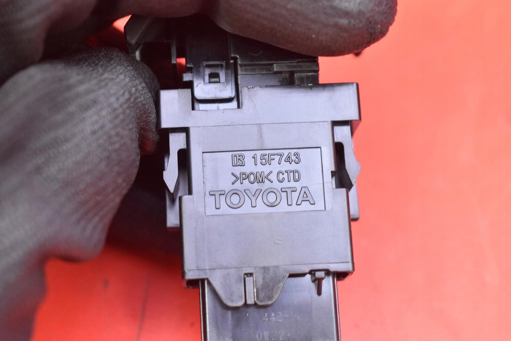 фото №8, Вимикач світла аварійних 15f743 toyota bz4x 22-