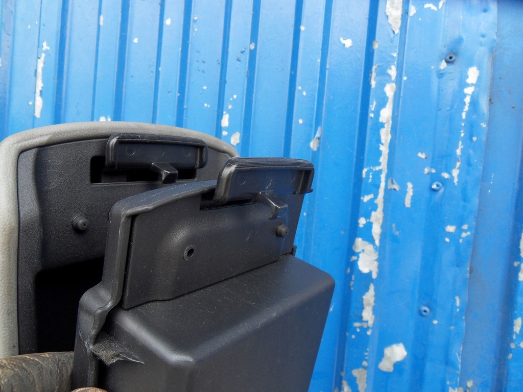 фото №6, Mazda 3 i 03-06 туннель средний подлокотник szary