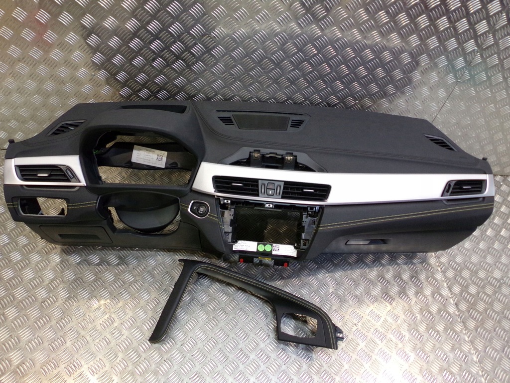 фото №9, Bmw x2 f39 приборная панель приборная консоль шов жёлтый