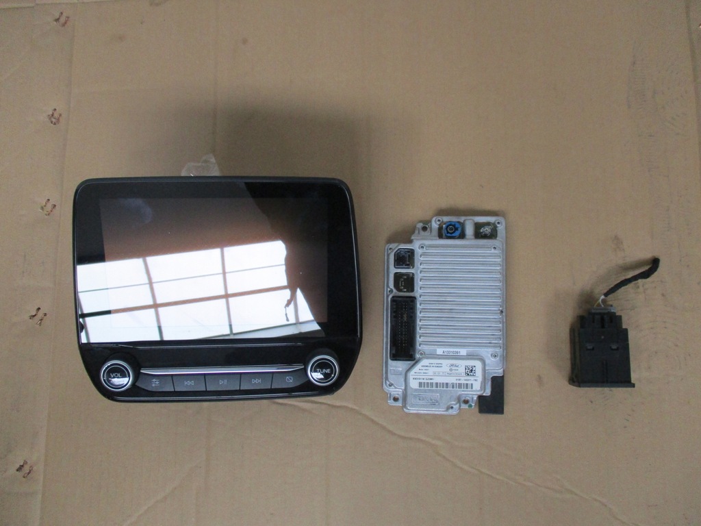 фото №1, Ford fiesta mk8 ecosport дисплей модуль usb hub