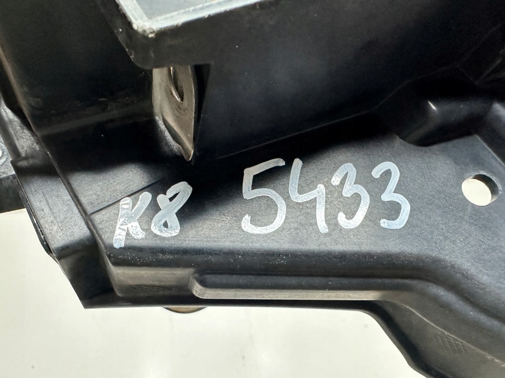 Кронштейн кронштейн выхлоп наконечник bmw x5 g05 m-pakiet 8074187 в Украине