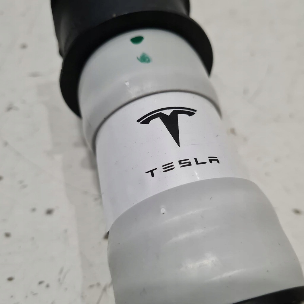 Tesla model 3 y 17-23 шланг пабтрубок  радиаторный жидкость датчик комплект  108795700a в Украине