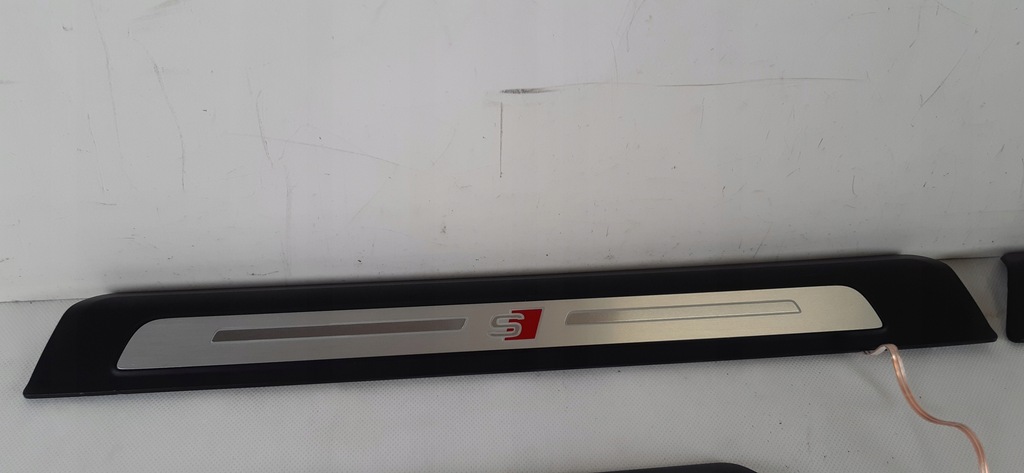 фото №5, Audi q8 накладки накладки пороговые 4m8.947.406, 4m0.947.418