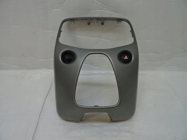 фото №1, Peugeot 108 citroen c1 ii toyota aygo ii рамка радіо консолі 1389231x