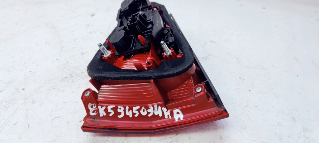 Лампа правий задній w кришка audi a4 b8lift 8k5945094aa Недорого
