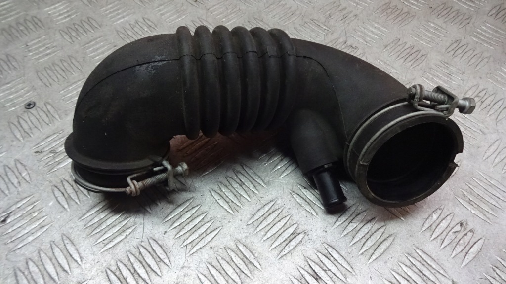 фото №1, Труба впускной воздуха yaris verso 1.3 vvt-i 17881-21010