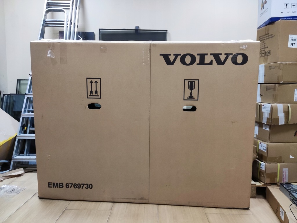 Купить Volvo xc60 2 стекло передняя подогрев оригинальная 2023r
