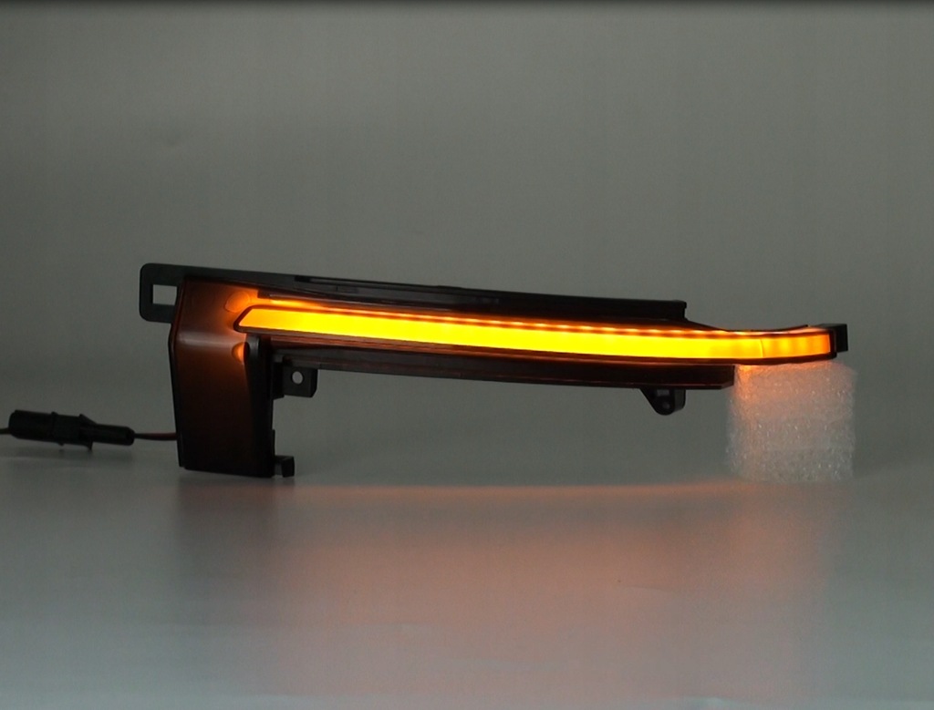 фото №6, Audi r8 динамические поворотники smoke w зеркало