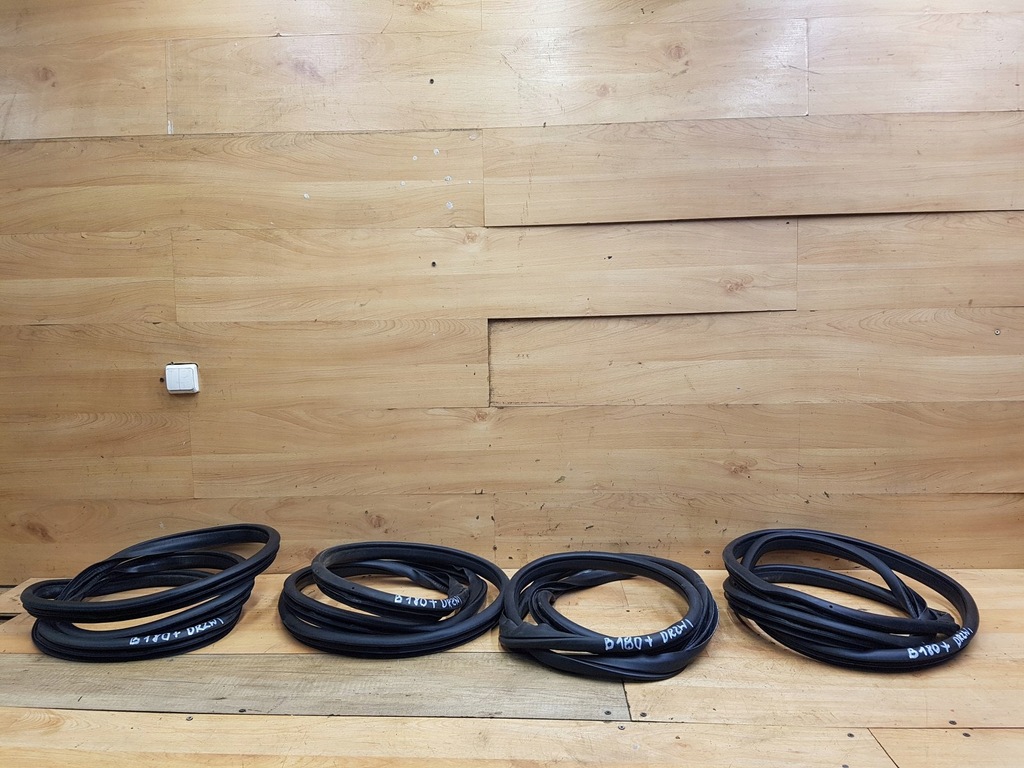 фото №1, Уплотнители дверь 4szt комплект mercedes w245