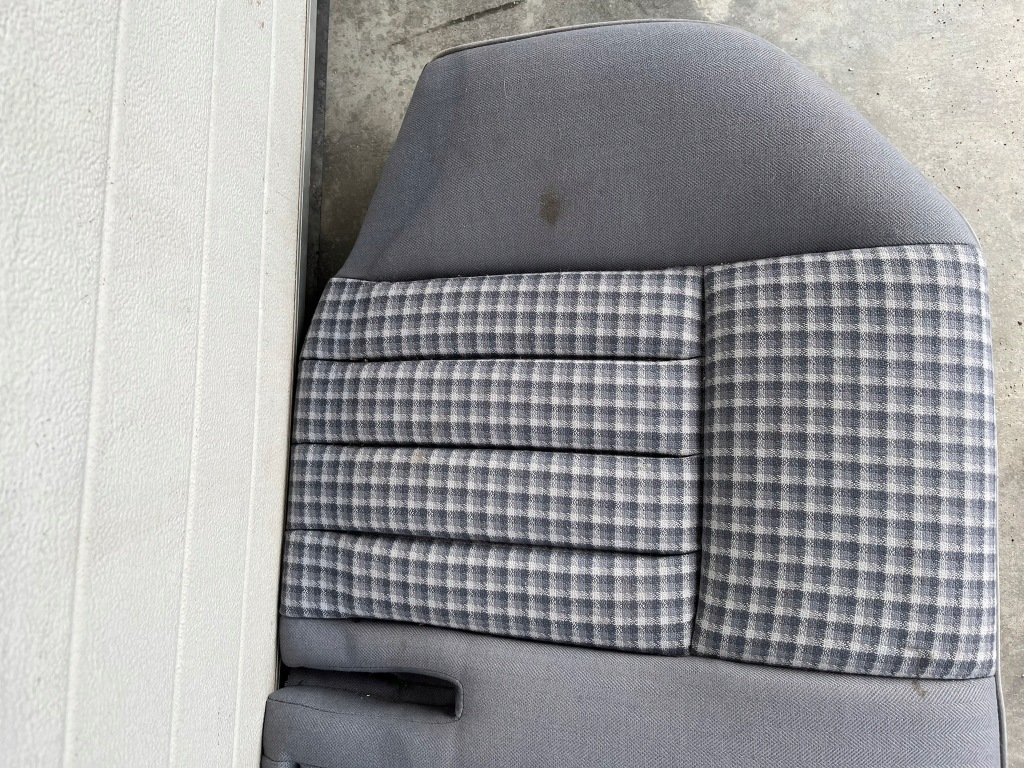 Задня заднє сидіння сидіння siwe сірі решітка sportline mercedes w124 седан в Україні