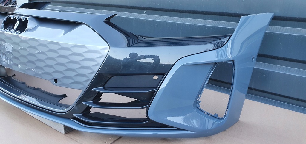 фото №5, Audi gt rs e-tron 4j3 бампер перед оригинал e145