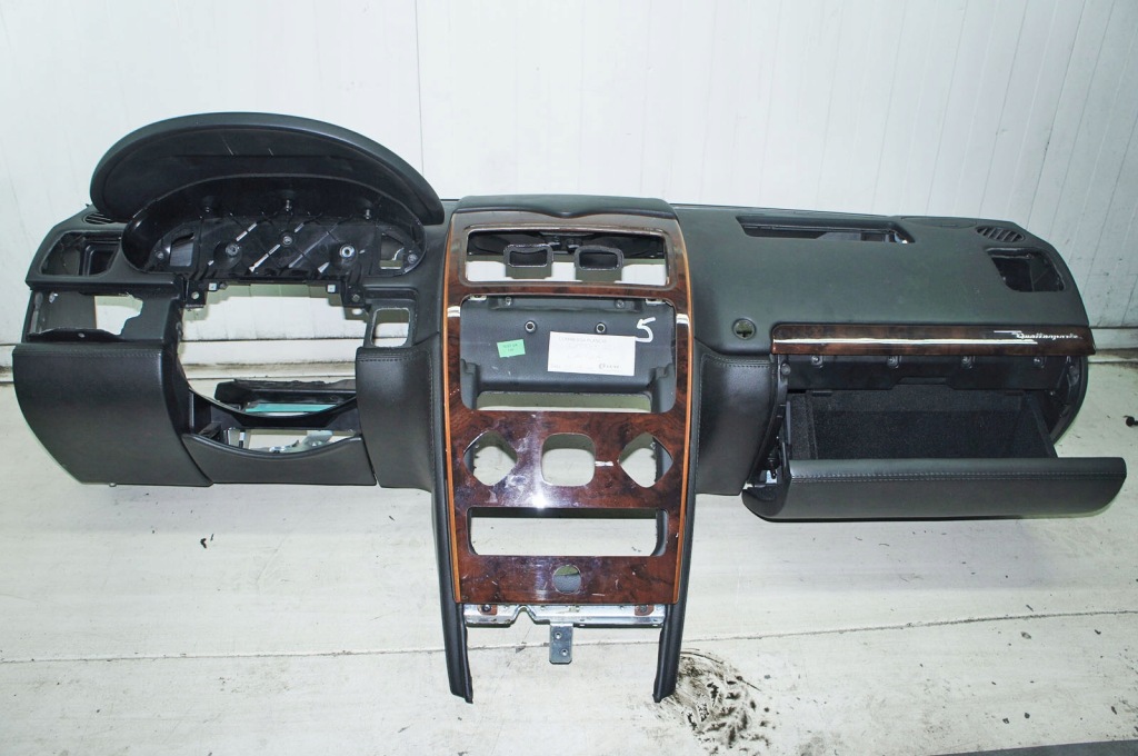 фото №1, Ip216 maserati quattroporte v приборная панель приборная панель pulpit