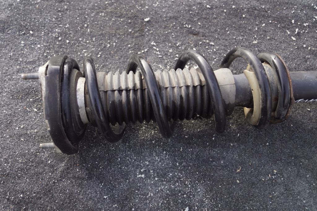 фото №3, Амортизатор перед infiniti q50 561104gd0b