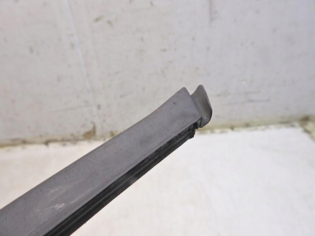 фото №5, Молдинг скло лобове права audi a3 8p