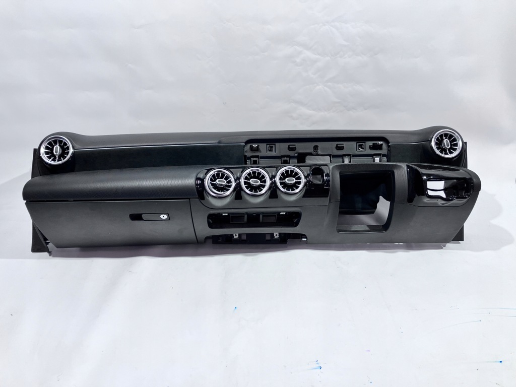 фото №1, Панель приладів панель приладів amg mercedes a klasa w177 uk