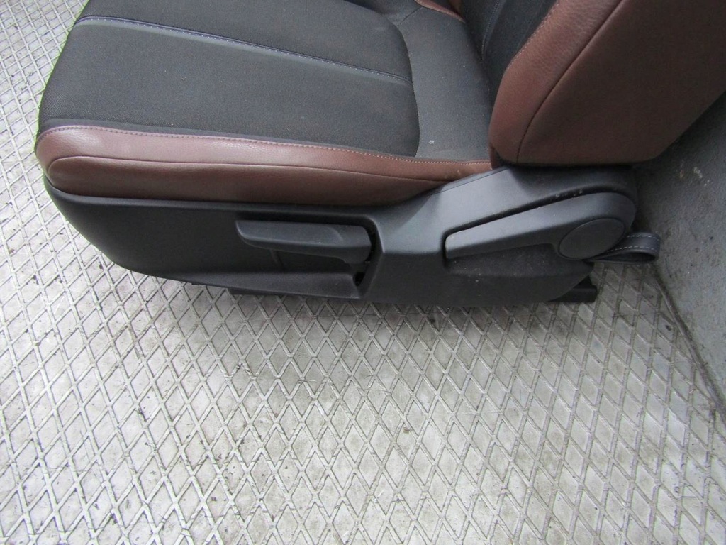 фото №7, Mazda mx-30 21r сидіння комплект сидінь заднє сидіння сидіння водія пасажира