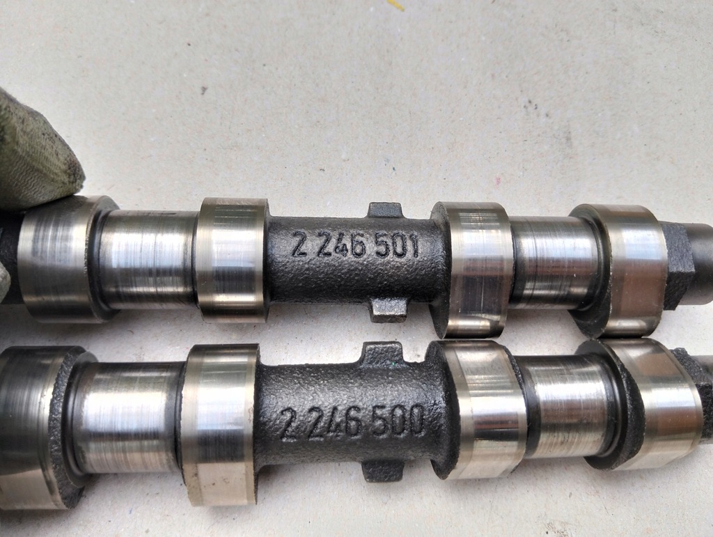 фото №7, Bmw e46 2.0d 136 вал распределительного вала 2246501 , 2246500 cena za комплект
