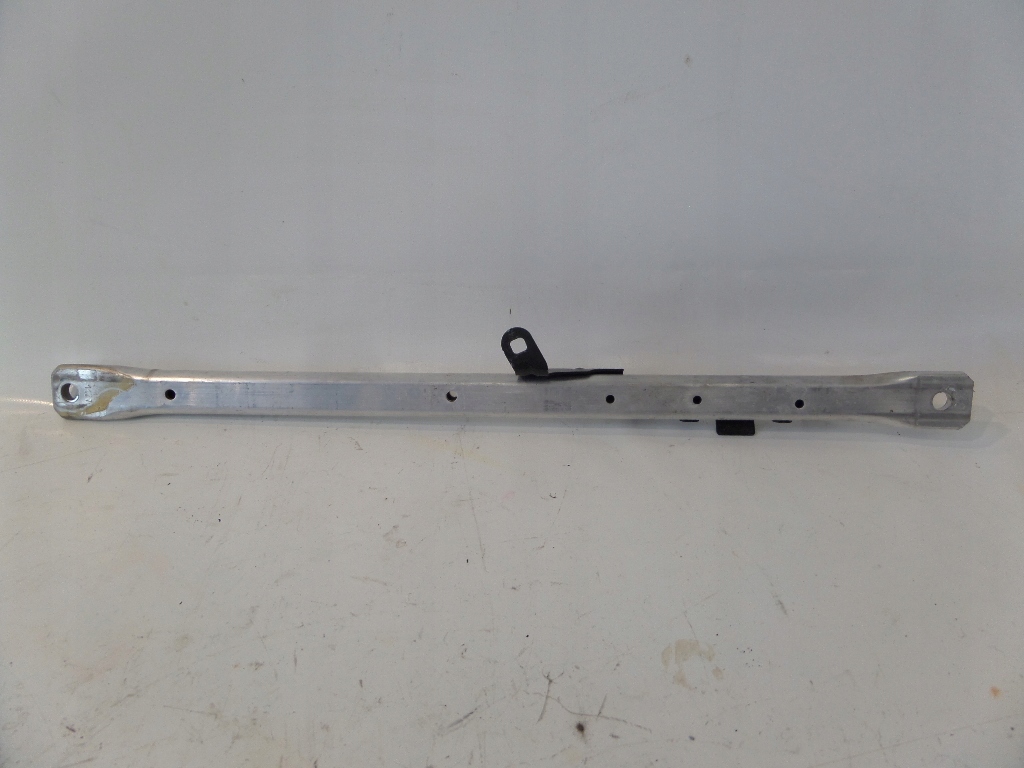 фото №1, Alfa romeo giulia розпірка з'єднувач кронштейн правий