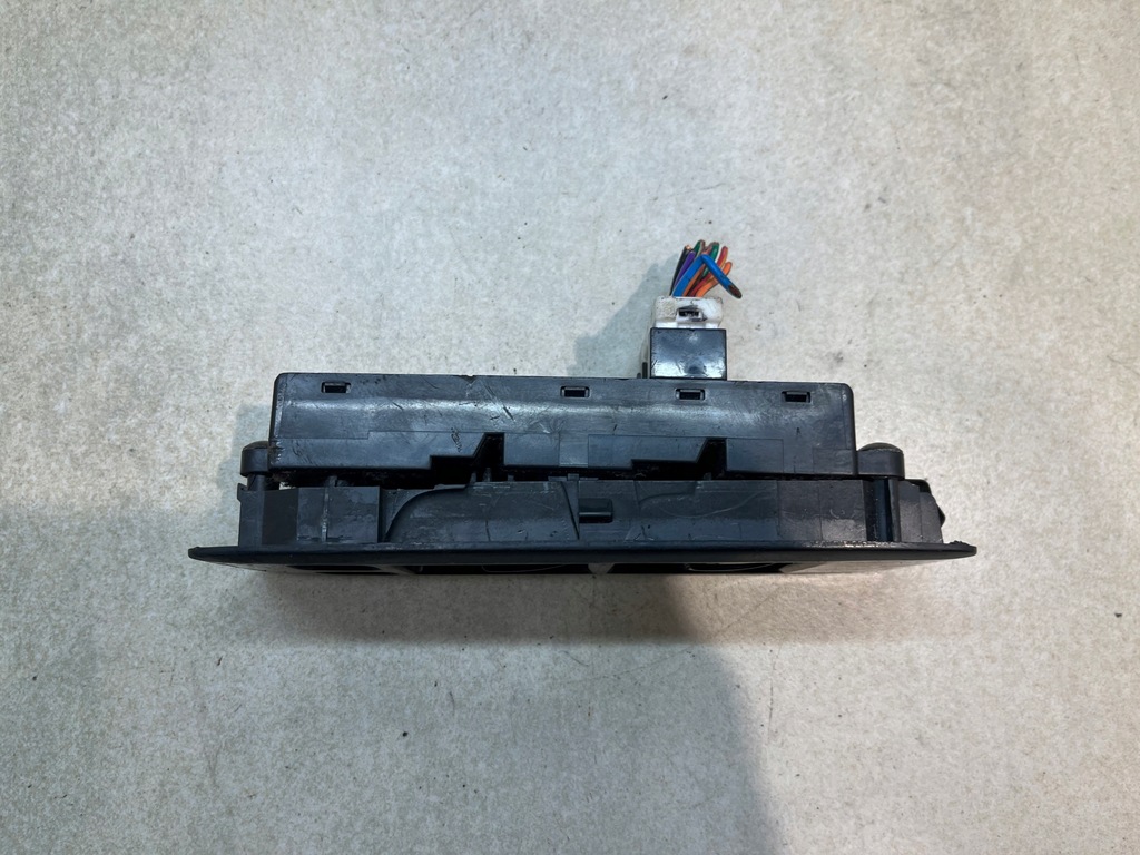 фото №15, Панель вікон i перемикачі primera p12 1.9dci 25401av640