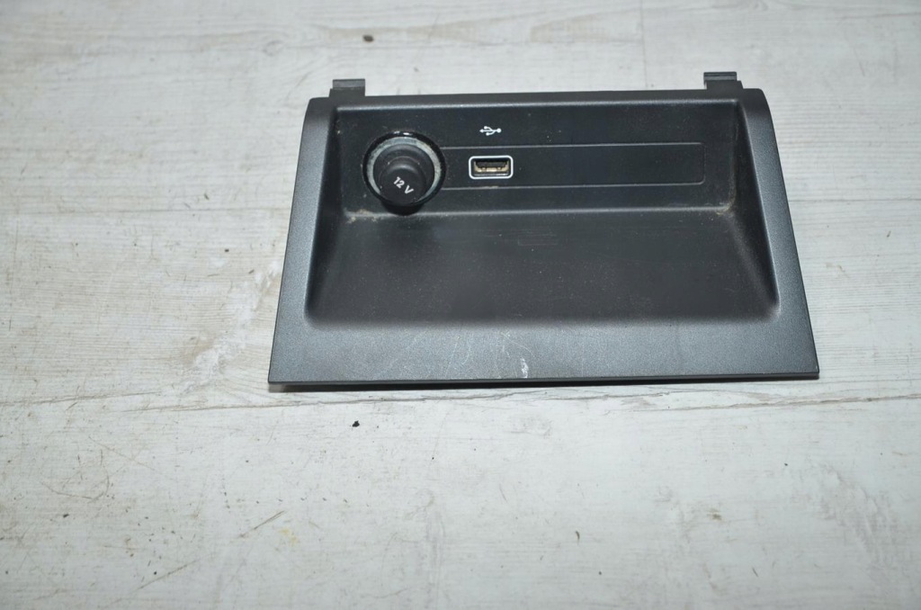 фото №1, Полка разъём usb skoda fabia iii lift