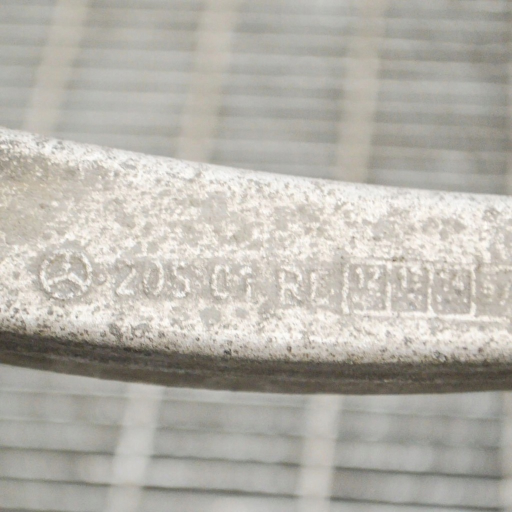 фото №6, Mercedes-benz c w205 2015 правая сторона нижний рычаг передний