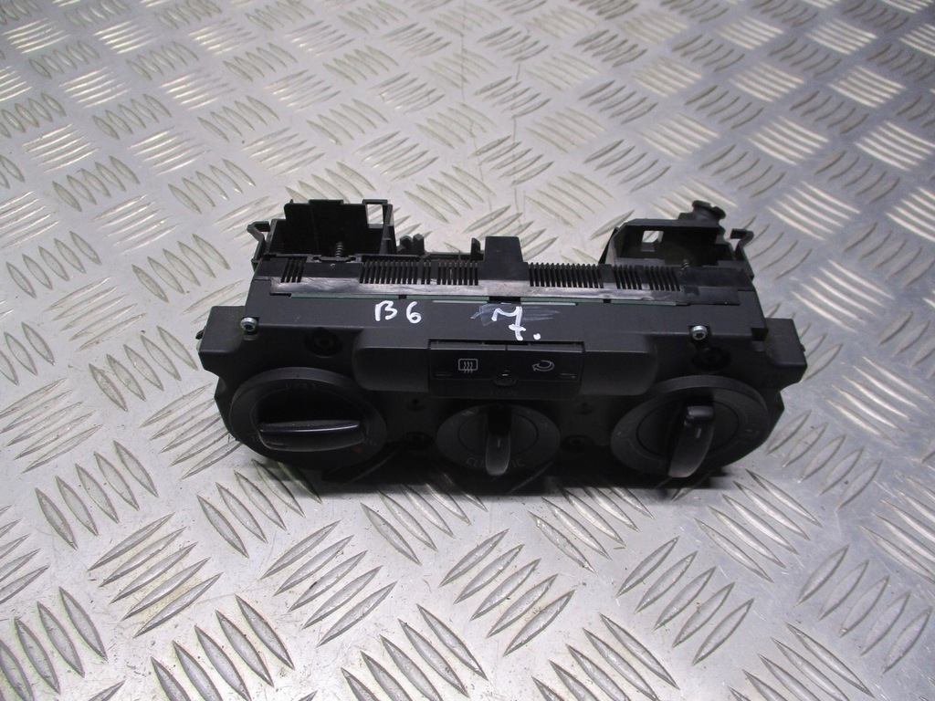 фото №1, Панель обдув кондиционера volkswagen passat b6