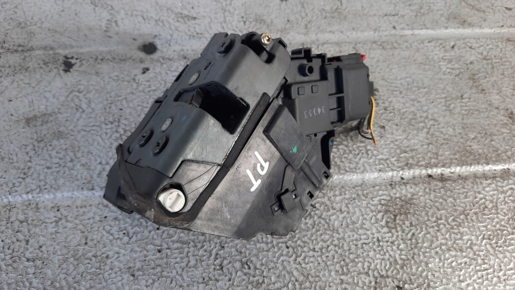 фото №1, Замок правый задняя mazda 3 05r 1.6citd hb