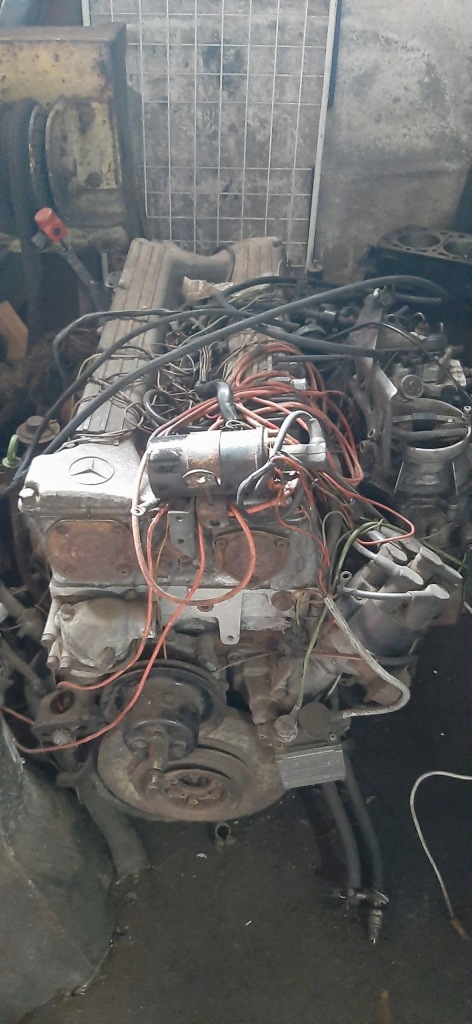 Купити Mercedes c123 280 двигун комплектний