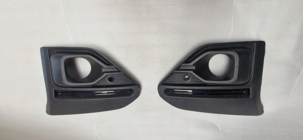 Dacia jogger решётка правая левая перед eab-m-261a31 eab-m-261a29 в Украине