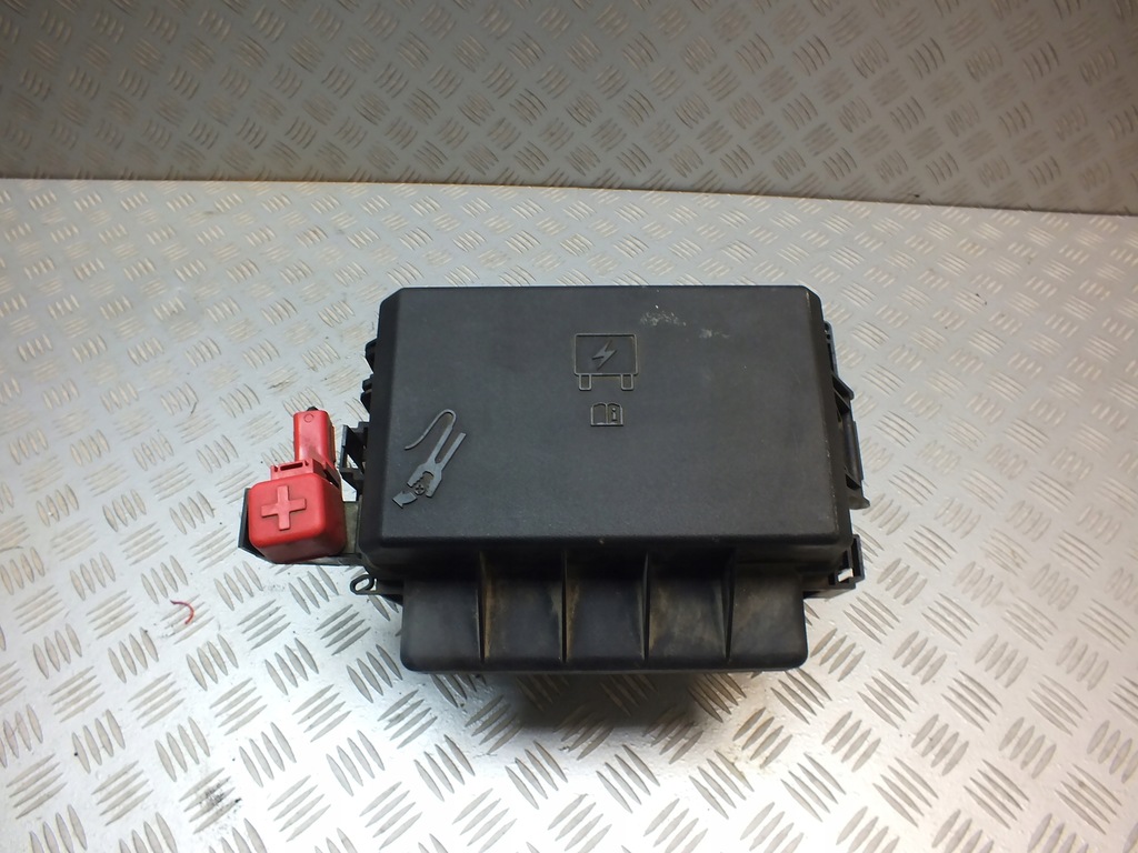 фото №1, Chrysler 300c 3.0 коробка предохранителей