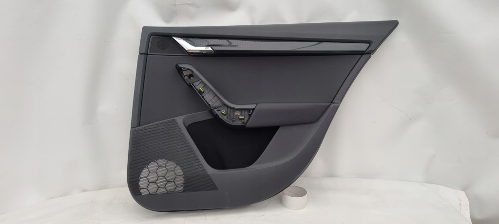 фото №1, Skoda octavia iii rs обшивка двері задня p карбон