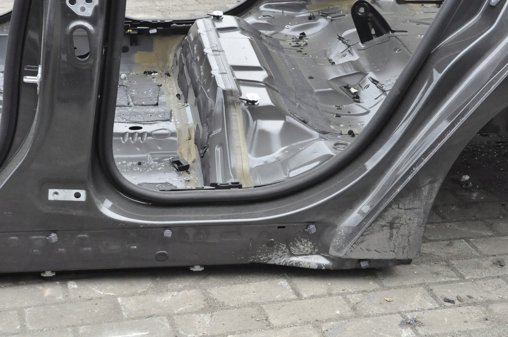 фото №4, Ford focus mk4 блок двигателя порог левый czytaj w opisie jak обрезанный