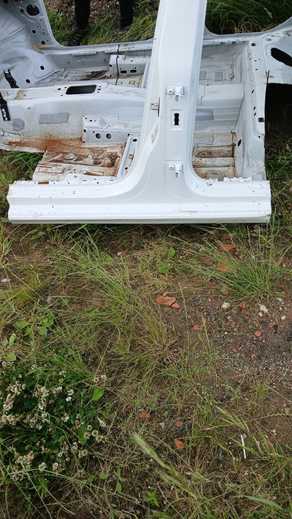 фото №1, Блок двигателя порог левый golf 8 viii 21r.