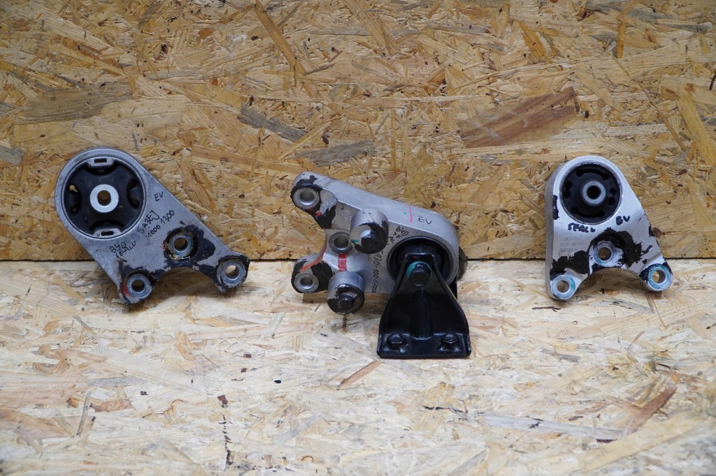 фото №1, Кронштейн podsuszka двигуна byd ущільнювач u електрик 25r оригінал 0km 24-